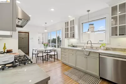 4107 Lyman Rd, Oakland, CA 94602 - Photo 13