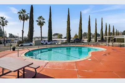 141 Scenic Dr, Concord, CA 94518 - Photo 25