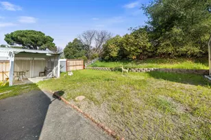 141 Scenic Dr, Concord, CA 94518 - Photo 23