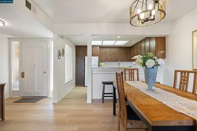 1348 Rockledge Ln #4, Walnut Creek, CA 94595 - Photo 5