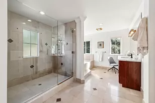 6194 Mazuela Dr, Oakland, CA 94611 - Photo 35