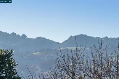 70 Exeter Ln, Pleasant Hill, CA 94523 - Photo 23