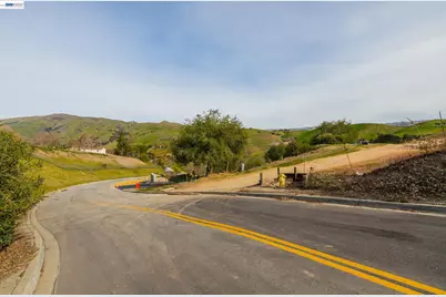529 Vista Ridge Drive, Milpitas, CA 95035 - Photo 5
