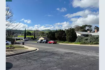 3201 Saint James Pl, Antioch, CA 94509 - Photo 3