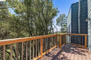 5899 Westover Dr, Oakland, CA 94611 - Photo 13