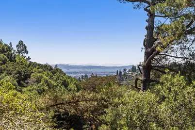 5899 Westover Dr, Oakland, CA 94611 - Photo 3