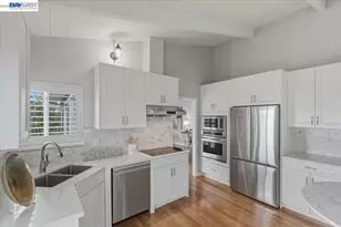 6130 Harbord Dr, Oakland, CA 94611 - Photo 17