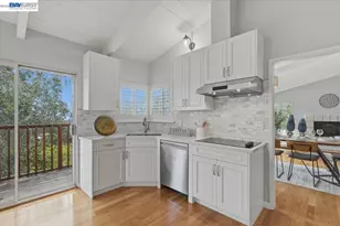 6130 Harbord Dr, Oakland, CA 94611 - Photo 9