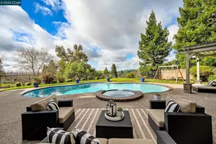 4060 Sugar Maple Dr, Danville, CA 94506 - Photo 43