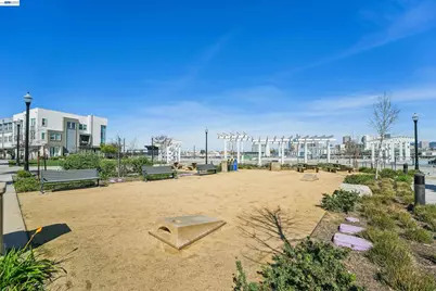 2870 Derbyline Ln, Alameda, CA 94501 - Photo 23