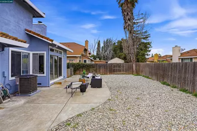 1132 Courtland Ct, Fairfield, CA 94534 - Photo 37