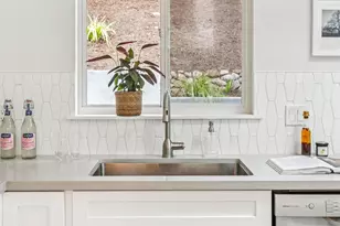 1100 Glencourt Dr, Oakland, CA 94611 - Photo 17