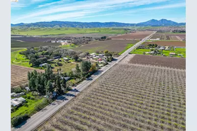 23650 Marsh Creek Rd, Brentwood, CA 94513 - Photo 3