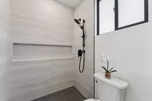 975 55th St, Oakland, CA 94608 - Photo 35