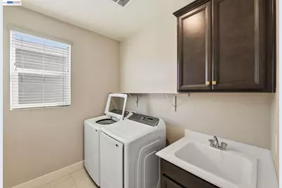 2965 Hazel Gaze St, Sacramento, CA 95833 - Photo 39