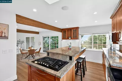 7333 Sunkist Dr, Oakland, CA 94605 - Photo 23