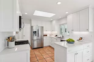 6254 Girvin Dr, Oakland, CA 94611 - Photo 9