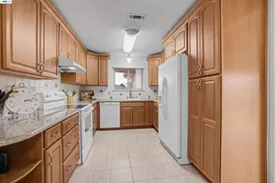 6364 Honeysuckle Dr, Newark, CA 94560 - Photo 11