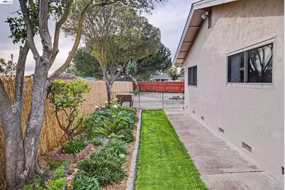 6364 Honeysuckle Dr, Newark, CA 94560 - Photo 31