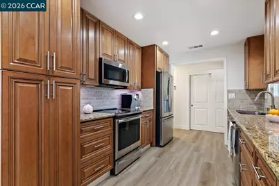 407 Roanoke Dr, Martinez, CA 94553 - Photo 7