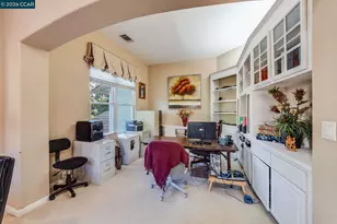 1105 Peacock Creek Dr, Clayton, CA 94517 - Photo 39