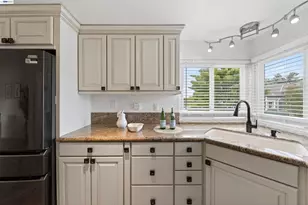 137 Parfait Ln, Alameda, CA 94502 - Photo 23