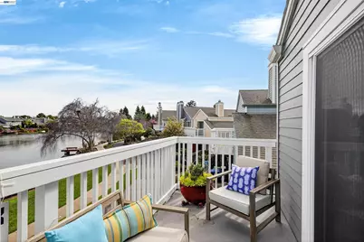 137 Parfait Ln, Alameda, CA 94502 - Photo 35