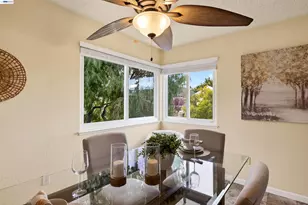 137 Parfait Ln, Alameda, CA 94502 - Photo 15