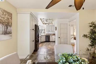 137 Parfait Ln, Alameda, CA 94502 - Photo 17