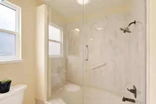 137 Parfait Ln, Alameda, CA 94502 - Photo 33