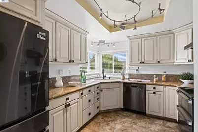 137 Parfait Ln, Alameda, CA 94502 - Photo 19