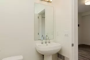 1565 32nd St, Oakland, CA 94608 - Photo 29