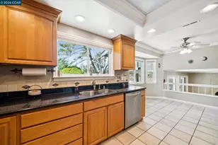 1014 Veterans Ct, Martinez, CA 94553 - Photo 11