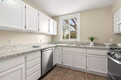 931 Bancroft Way, Berkeley, CA 94710 - Photo 19