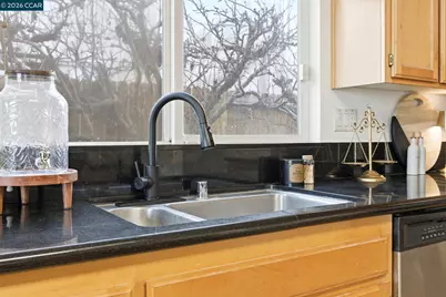1871 Ventura Dr, Pittsburg, CA 94565 - Photo 15