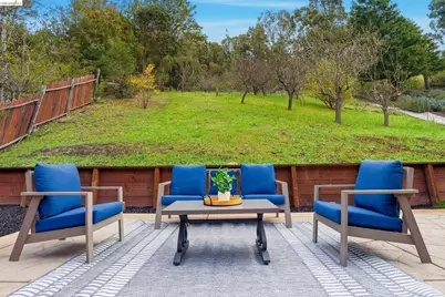 6201 Hillside Dr, El Sobrante, CA 94803 - Photo 37