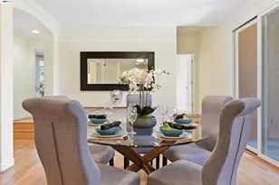 12800 Clausen Ct, Los Altos Hills, CA 94022 - Photo 19