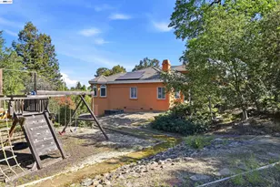 12800 Clausen Ct, Los Altos Hills, CA 94022 - Photo 53