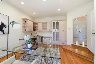 12800 Clausen Ct, Los Altos Hills, CA 94022 - Photo 25