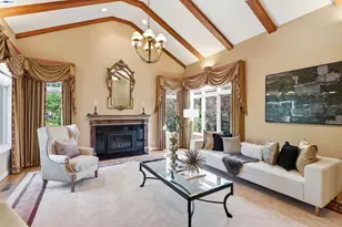 12800 Clausen Ct, Los Altos Hills, CA 94022 - Photo 7