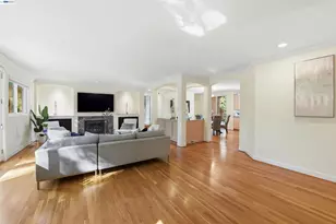 12800 Clausen Ct, Los Altos Hills, CA 94022 - Photo 11