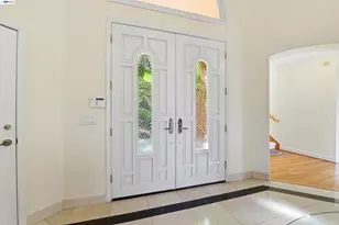 12800 Clausen Ct, Los Altos Hills, CA 94022 - Photo 5