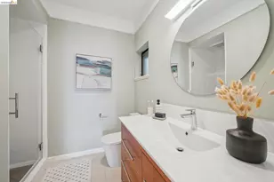 6051 Westover Dr, Oakland, CA 94611 - Photo 41