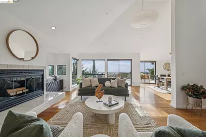 6051 Westover Dr, Oakland, CA 94611 - Photo 11