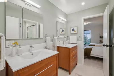 6051 Westover Dr, Oakland, CA 94611 - Photo 53