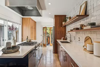 6445 Irwin Ct, Oakland, CA 94609 - Photo 17