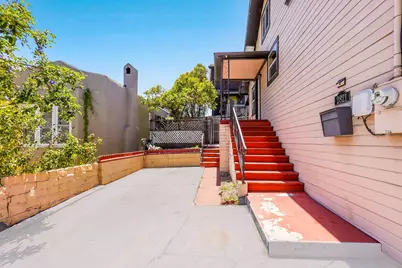 2821 Vallecito Pl, Oakland, CA 94606 - Photo 21