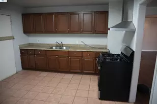 1021 72nd Ave, Oakland, CA 94621 - Photo 11
