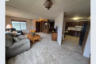 131 Banyon Dr, Pittsburg, CA 94565 - Photo 3