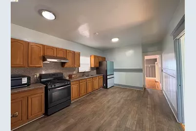 2021 Mitchell St, Oakland, CA 94601 - Photo 11